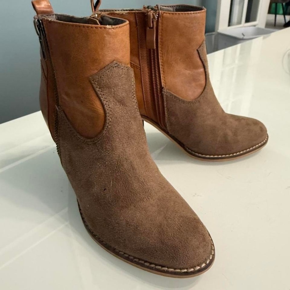 Rebels brand ankle boots‎ with a western vibe #westernboots - Picture 2 of 8
